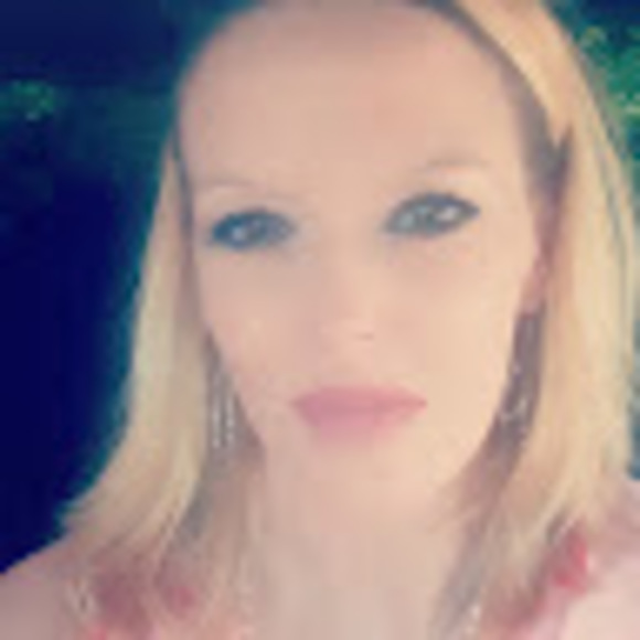 Meet your Posher, Jennifer - Picture 1 of 1